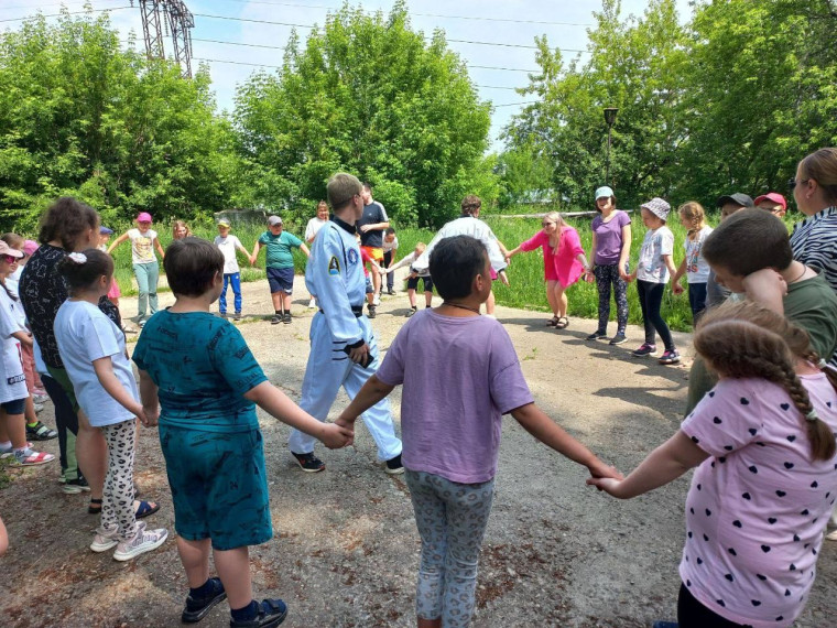 Девятый день в школьном лагере.